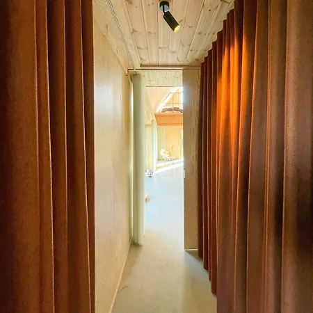 Architectural Longhouse Near Denmark's * Гедсер