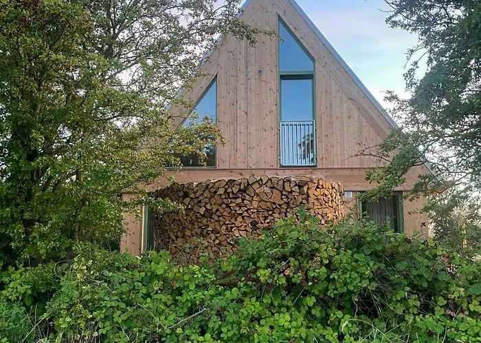 Architectural Longhouse Near Denmark's בית נופש *